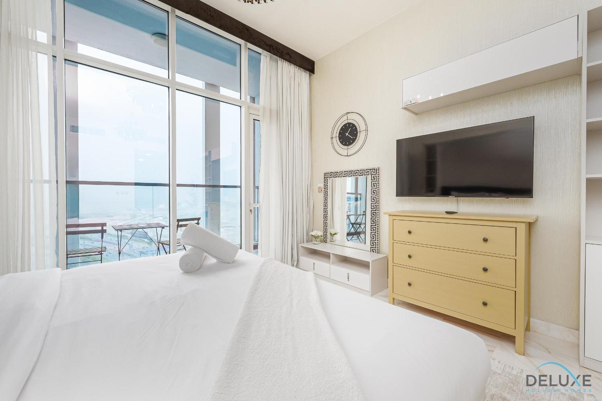 Rate Of The Week Modern Studio With Canal Views By Deluxe Holiday Homes Dubai Exterior photo